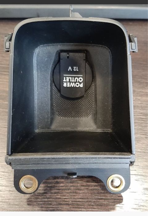 Porsche macan 95b864132a 6N3 отсек зарядки прикуриватель