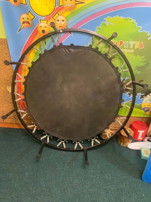 Батут дитячий, потребує ремонту