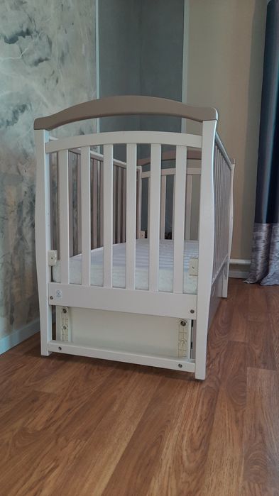 Дитяче ліжечко з матрацом та маятниковим механізмом. "Верес лд6"