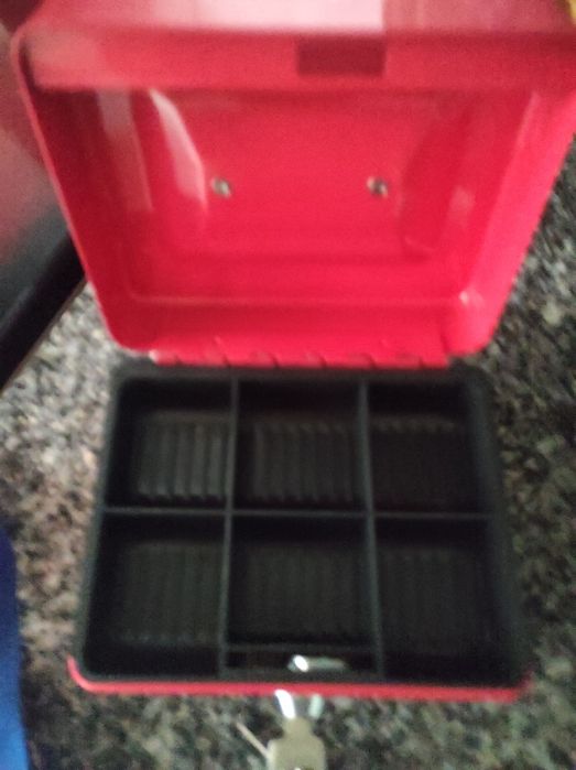 Vendo cofres pequeno e grande