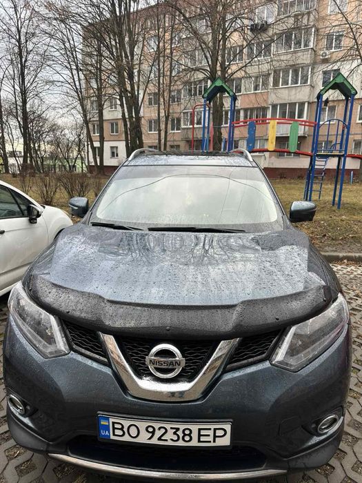 Nissan Rogue SV (7 місць)