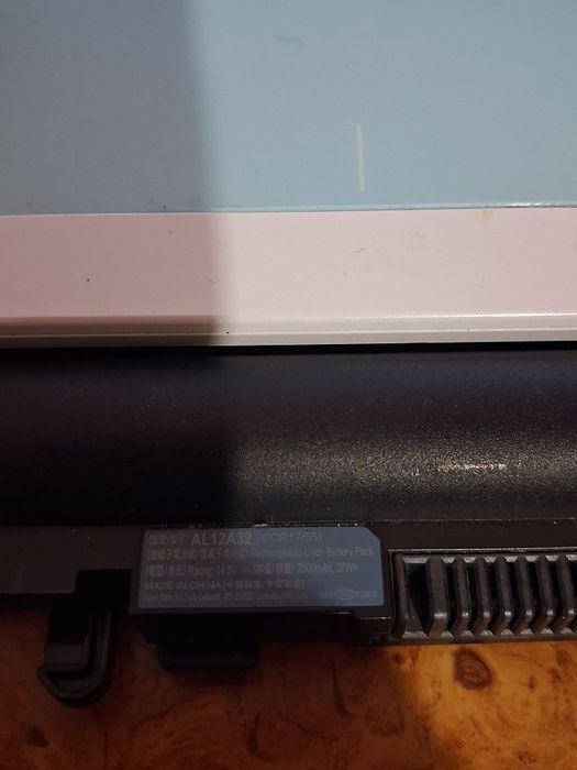 Продам батарею асер AL12A32 34% износ рабочая 3 часа