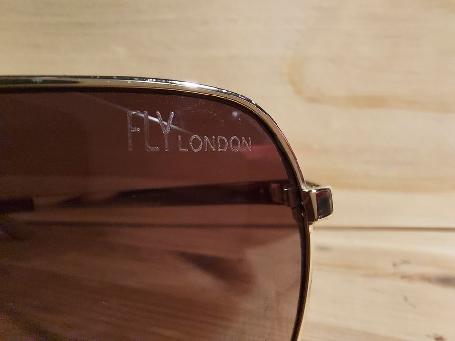 Óculos de Sol - Fly London