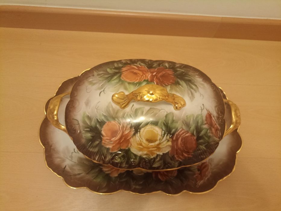 Terrina + Prato, da "Vista Alegre" Porcelana, pintados à mão