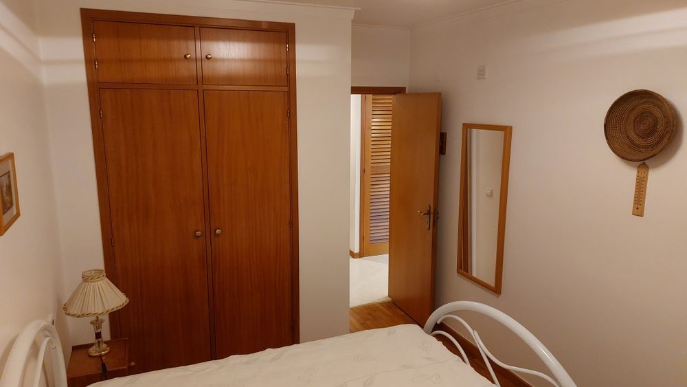 Quarto a  estudante ou professor(a)a