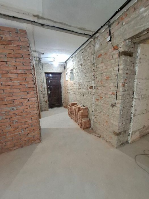Продаж двокімнатної квартири на ближньому замості