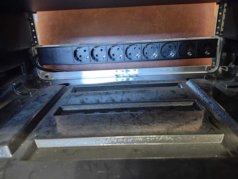 Ficha para rack The t.racks power 8 s