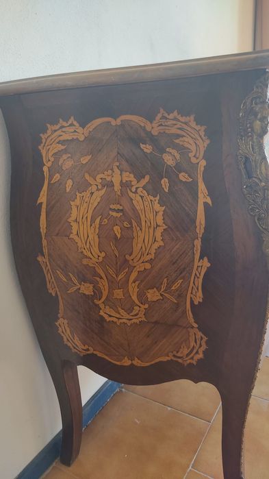 Cómoda de barriga, Bombe Luís XV em excelente estado conservação