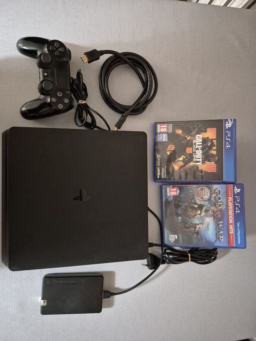 Sprzedam PlayStation 4