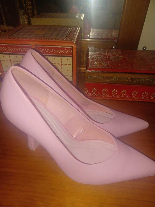 Sapatos rosa da Stradivarius