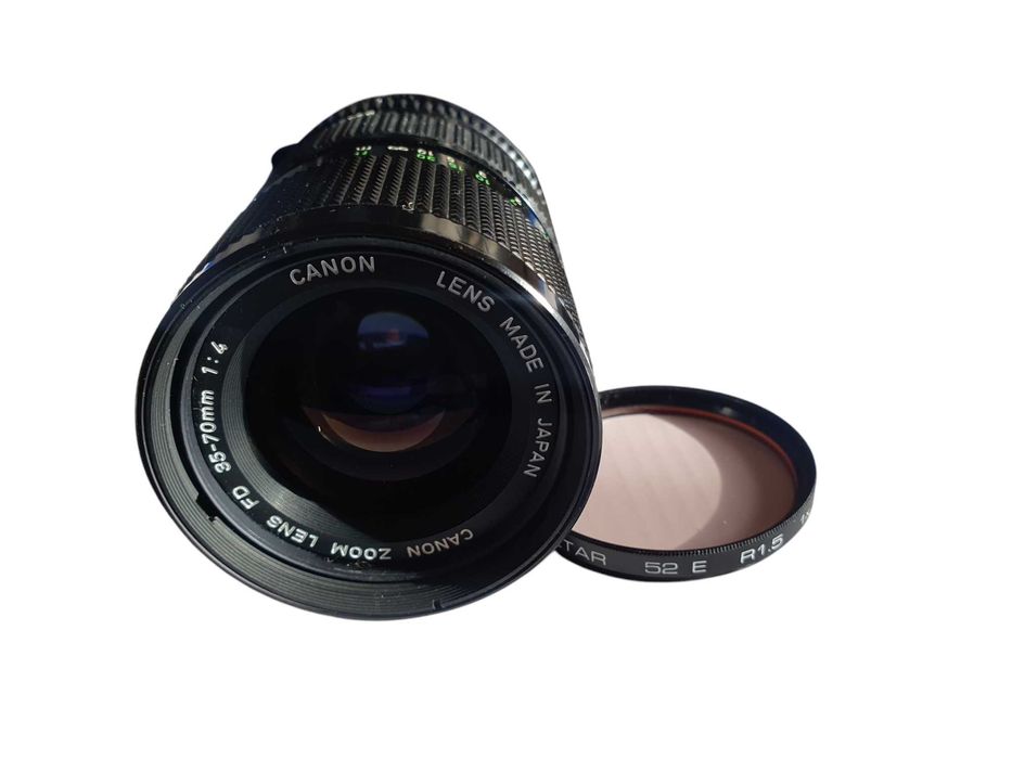 Stary obiektyw Canon Zoom Lens FD 35-70mm f/4 wraz z filtrem BEWETAR