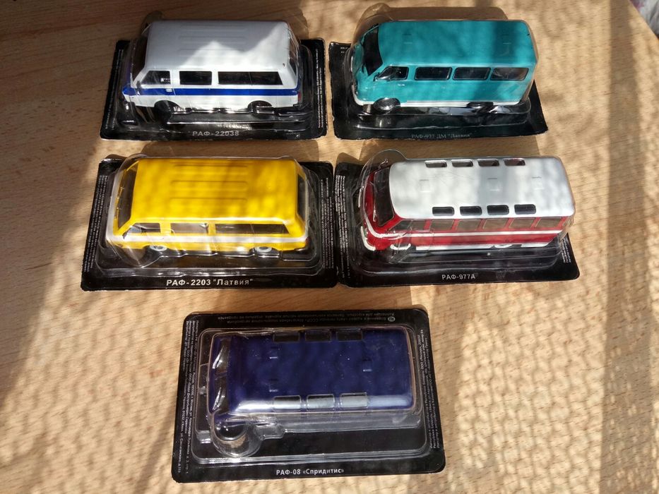 Машинки Автолегенды СССР УАЗ, РАФ, ЕрАЗ, Старт 1:43