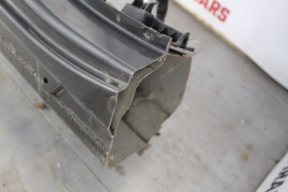 Стійка кузова центр Лев Jeep Renegade 14-24