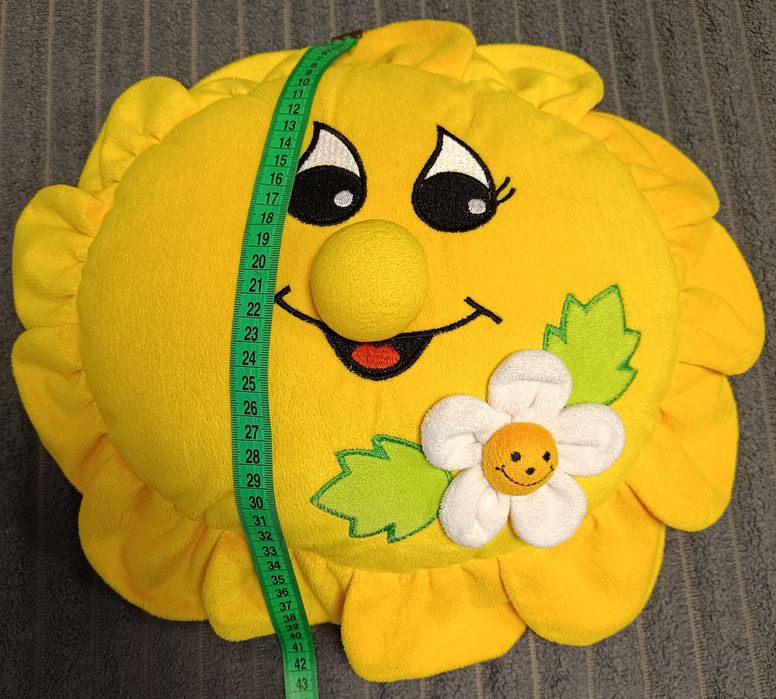 М'які іграшки: "Зайчиха", "Сонечко"