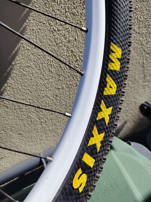 Rodas 26 BTT com pneus maxxis