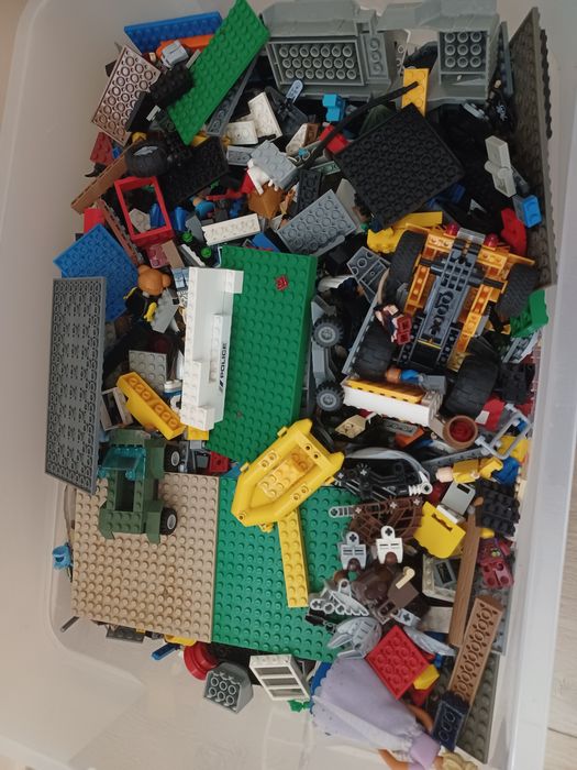 Sprzedam 12 kg klocków lego