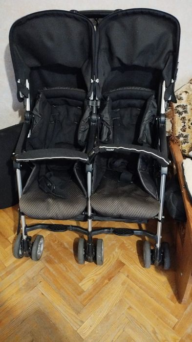 Коляска для двійні