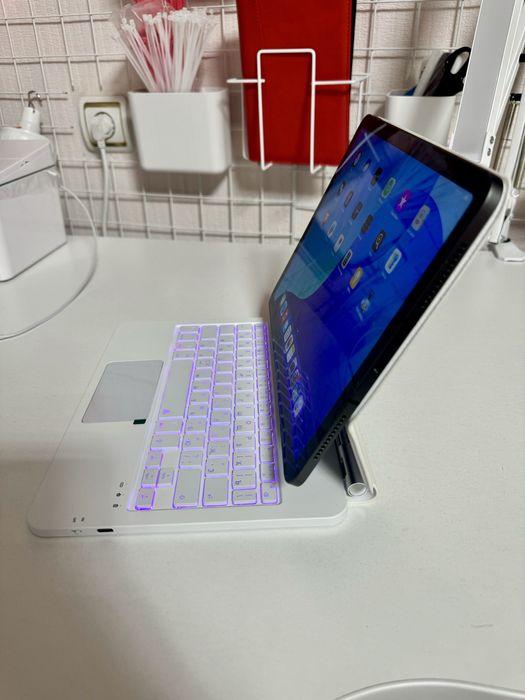 Apple Magic Keyboard для iPad Air и Pro 11