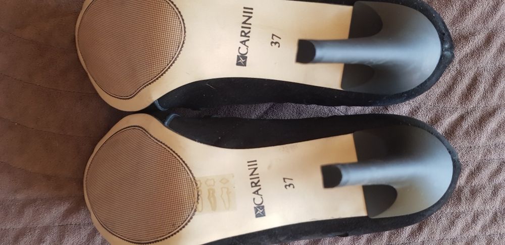 Carinii buty rozmiar 37 nowe