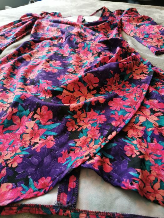 Efektowna piękna sukienka Roco