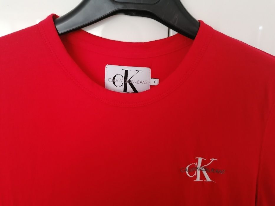 Calvin Klein Monogram Straight Tee - T-shirt z nadrukiem