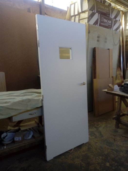 Porta com isolamento para Imagiologia com Visor Plumbífero