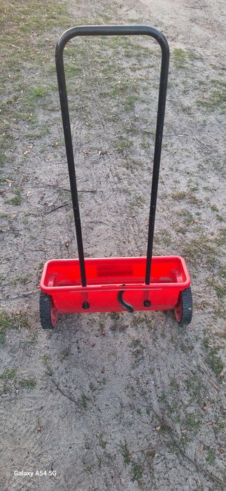 Siewnik do nawozu / trawy