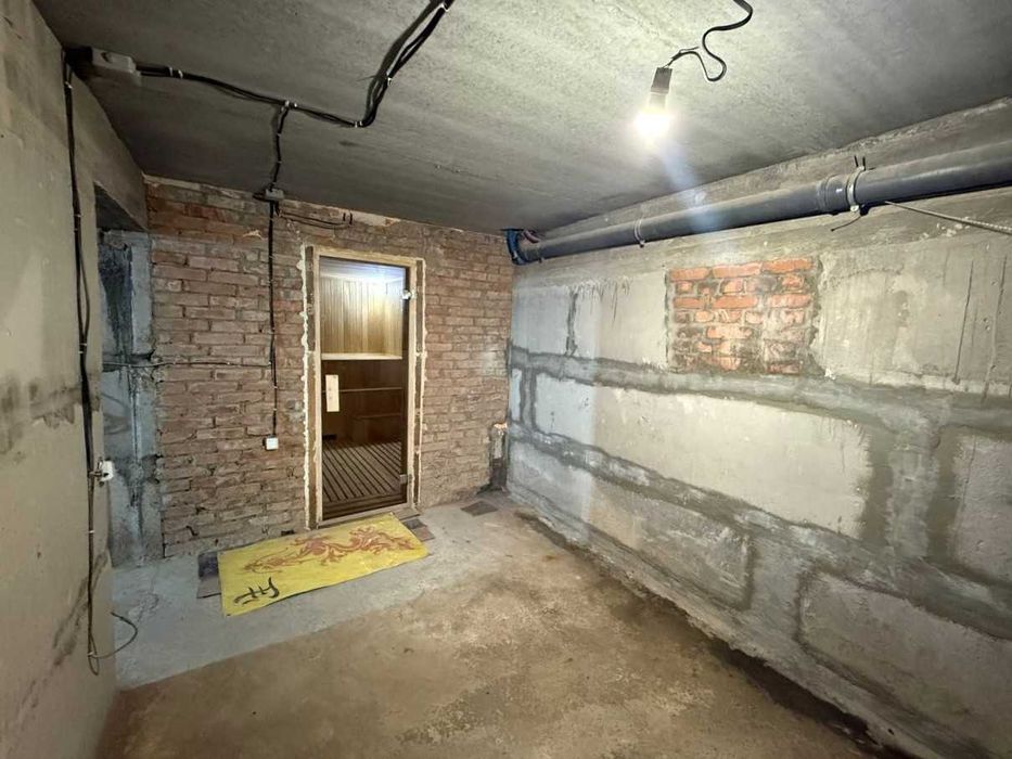 Продаж будинку 210м². 4 кімнати. Під ремонт. Підвал. СЕРТИФІКАТ! ID:744