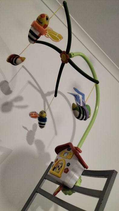 Brinquedo Chicco para berço de bebé