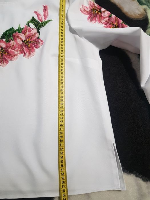 Продам вишиванку з бісеру