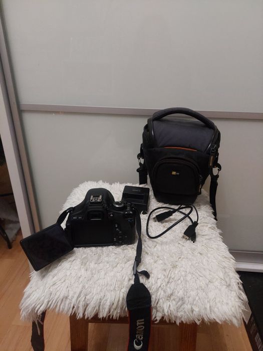 Фотоапарат Canon EOS 600D Kit