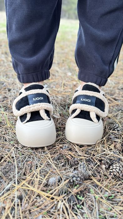 Зимові зручні кеди кросівки UGG