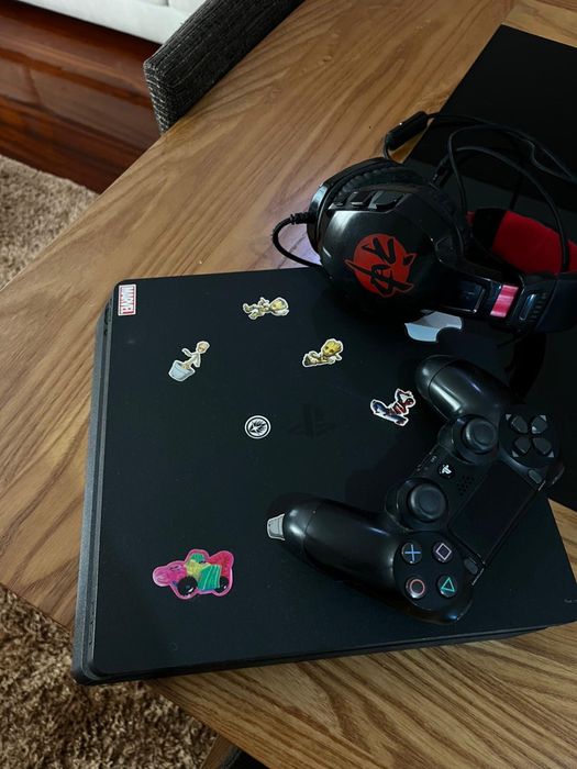 Ps4 Slim + comado original + Fifa21