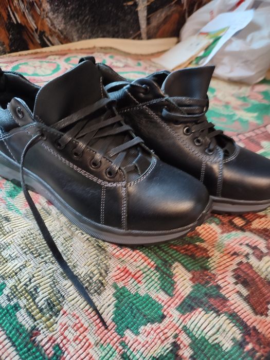 Продам тактические кроссовки 43 размер