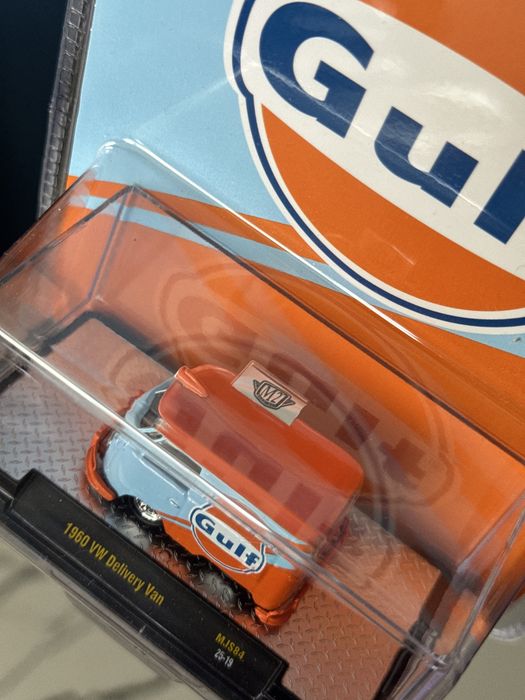 M2 Machines MiJo Exclusives 1960 VW Delivery Van GULF Volksvagen T2 T1
