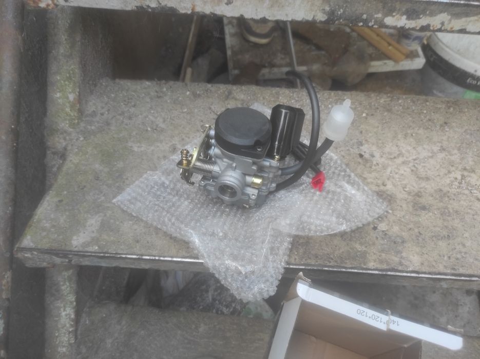 Продам карбіратор на скутер Хонда діо AF56