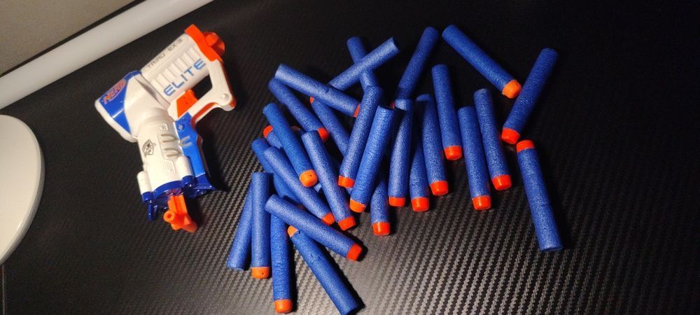 nerf n-strike modulus ecs-10  z innymi dodatkami + 30strzalek i ex3w dobrym stanie