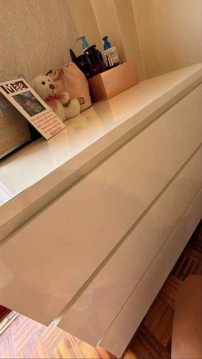 Comoda usada  Ikea
