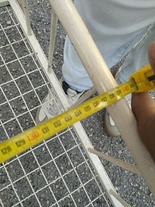 Cama de bebé antiga em ferro