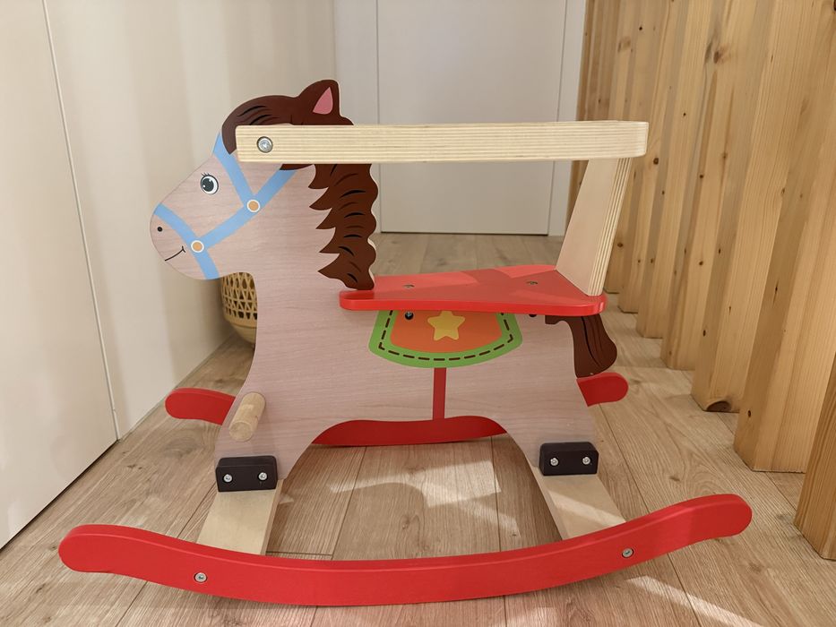 Baloiço Cavalinho de madeira