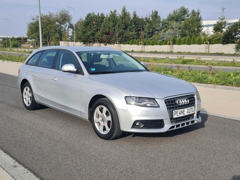 Audi a4 b8 kombi 2.0TDI Manual 6-biegów MMI LED Nawigacja Zadbana