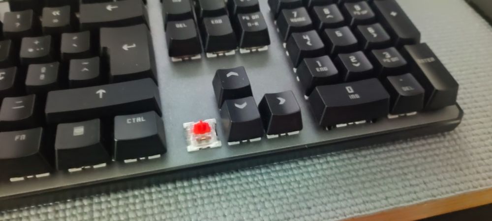 Teclado Gaming KROM Kernel (Mecânico - Português)