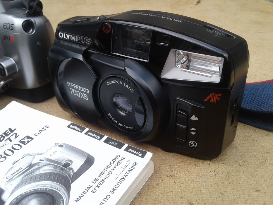 Фотоаппарат " Canon EOS 300X " , "Olympus Superzoom 700XB "