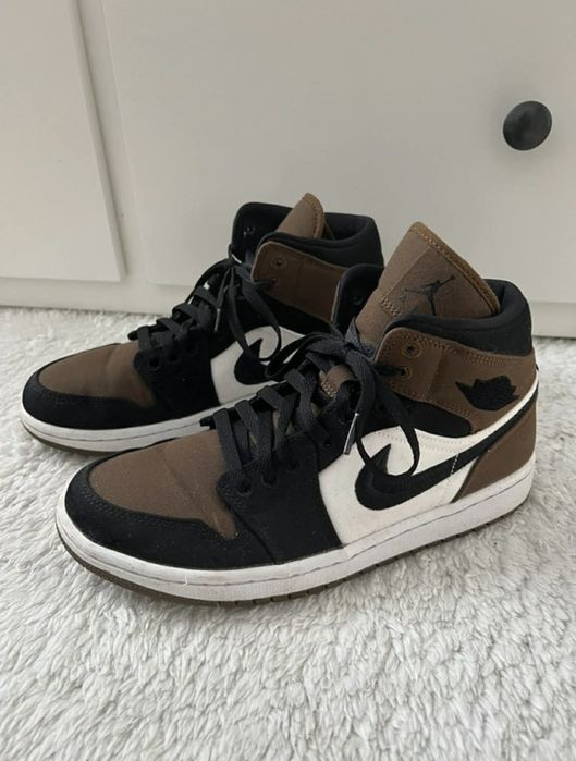 Air Jordan 1 Mid SE
