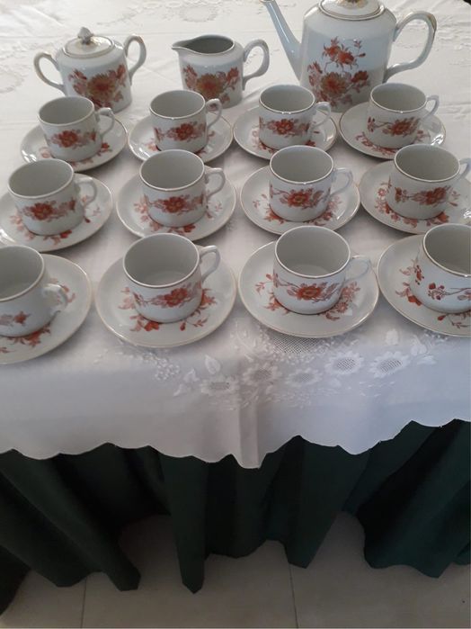 Vendo Serviço de Chá da Vista Alegre Modelo Iris. Por estrear.