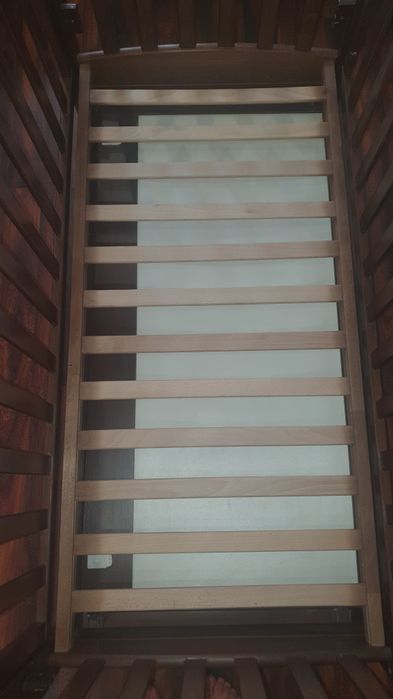 Дитяче ліжечко з маятником та ящиком + матрас, колір оріх Veres