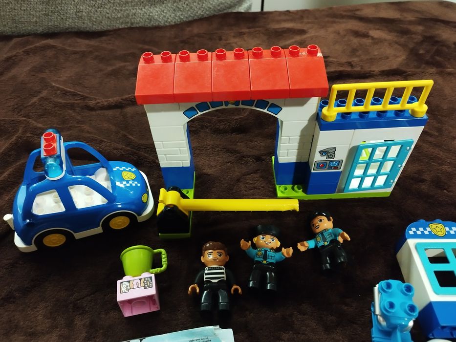 3 zestawy LEGO Duplo policja x 2 i super bohaterowie