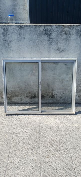 Janela de correr de alumínio 130×100