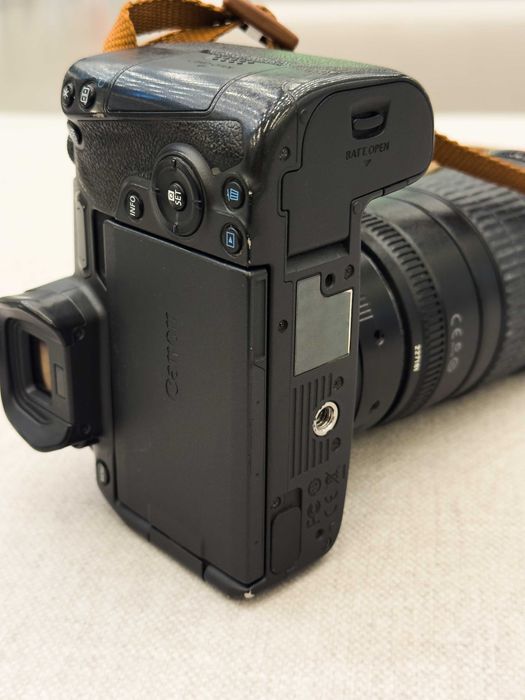 Фотоапарат Canon EOS R Body
