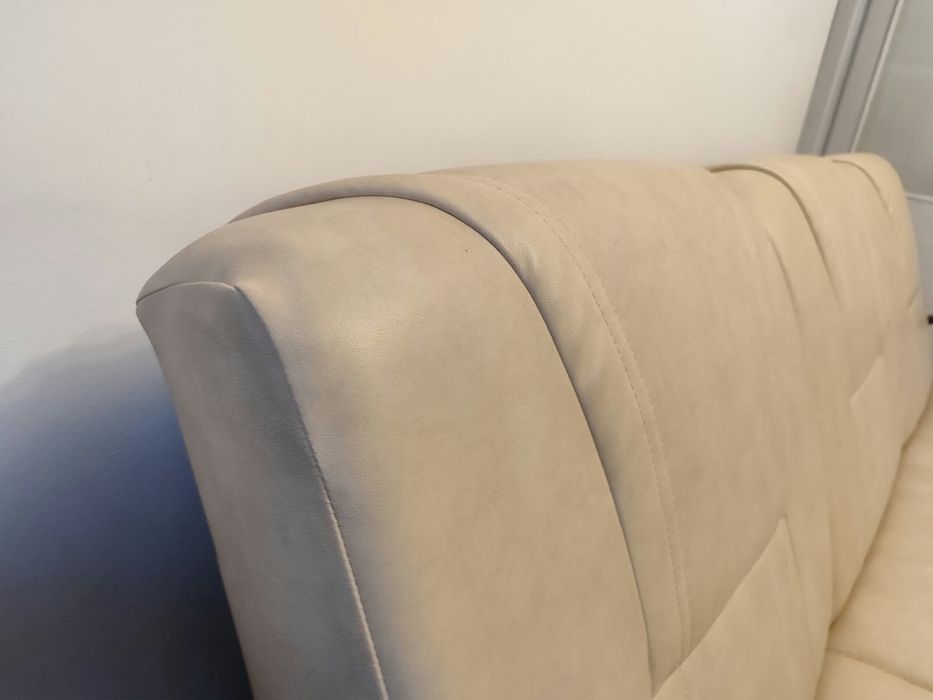 Staromodna  sofa